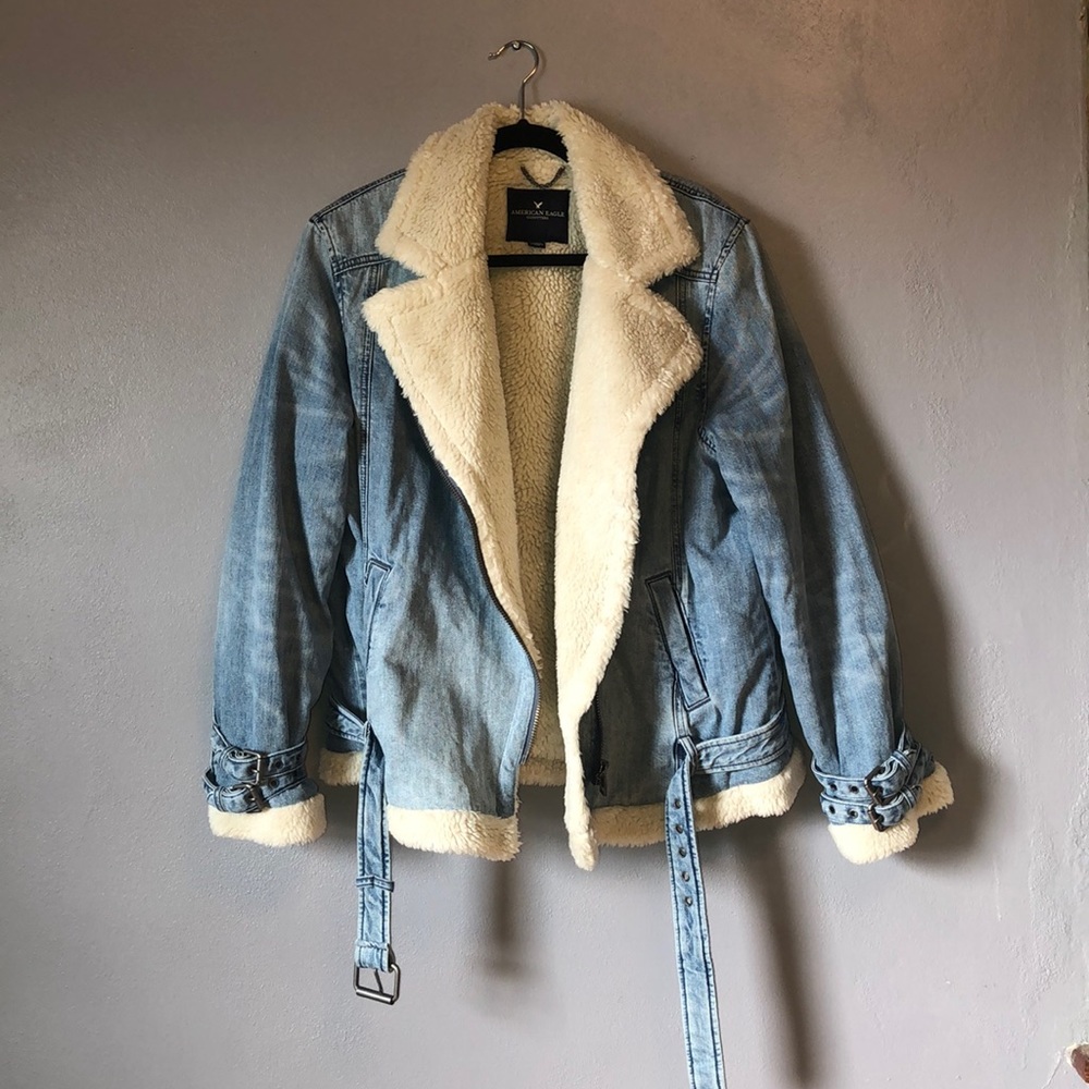 AE Women’s XL Sherpa Lined Denim Jacket NEVER WORN
